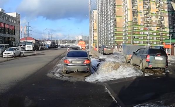 Как правильно и быстро выехать с парковки