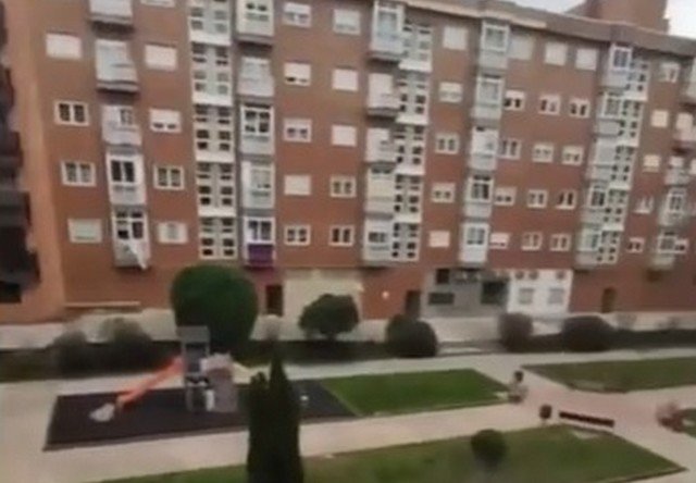 Семья "русских беженцев" показала, в каких условиях живет в Испании