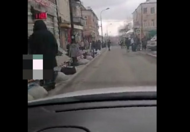 В Ростов-на-Дону возвращаются 90-е? Стихийные рынки на улицах города