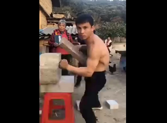 Впечатляющий удар