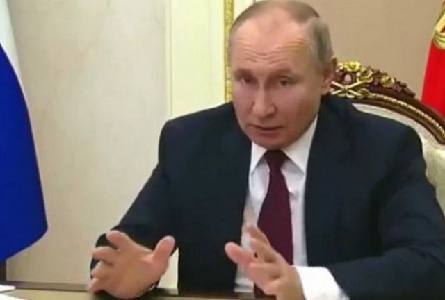 Владимир Путин объявил дни с 1 по 11 мая выходными