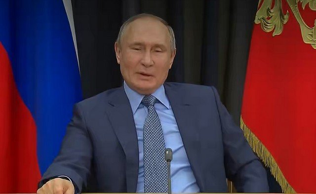 Владимир Путин: "Российские препараты от коронавируса просты и надежны как автомат Калашникова"