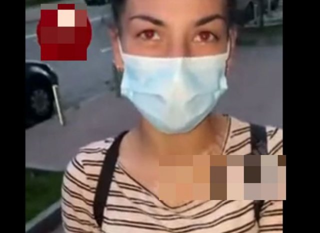 Житель Киева гадает цыганкам за деньги