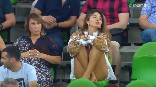 Комментатор: Ааааааа