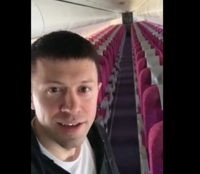 Парень полетал на пассажирском самолете абсолютно один