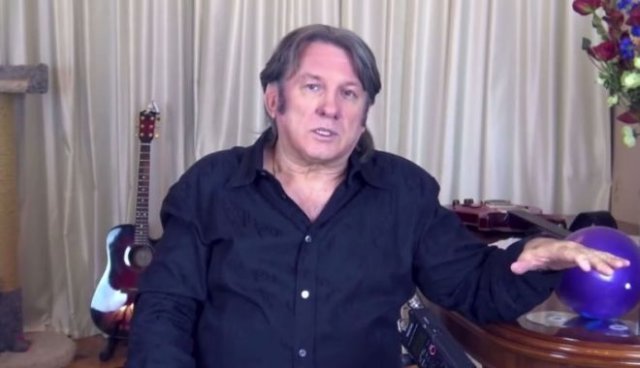 Юрий Лоза доказывает, что Земля плоская, рассуждая о реках