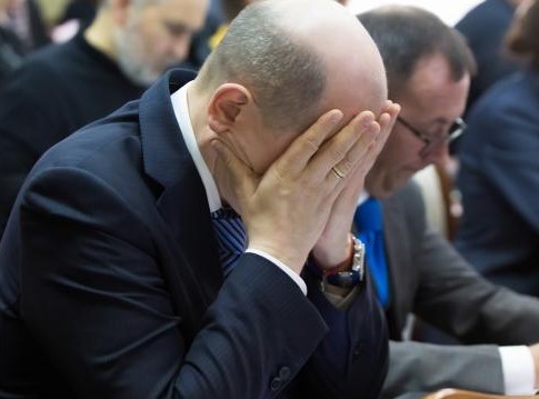 В Госдуме предложили запретить чиновникам новогодние поездки за границу