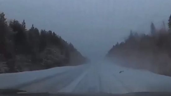 На Сахалине водитель запечатлел фуру-призра