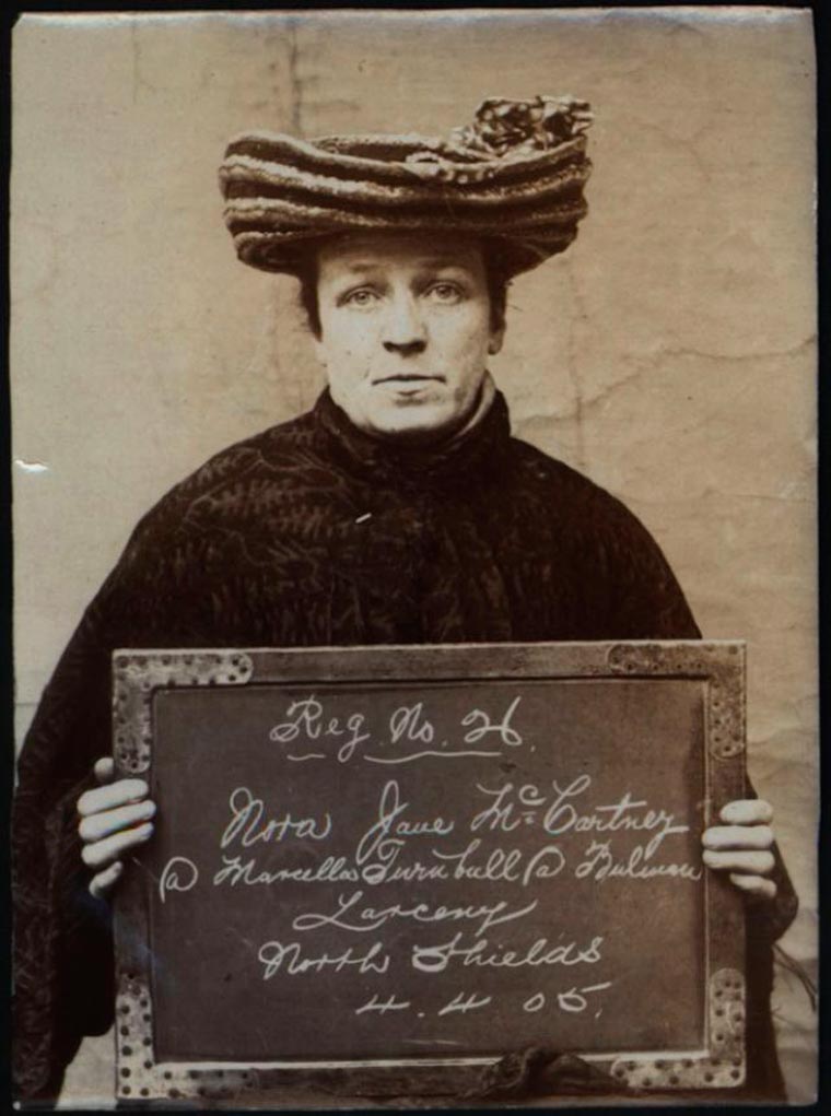 Фотография: Их разыскивала полиция: впечатляющие фото британских преступниц прошлого №4 - BigPicture.ru