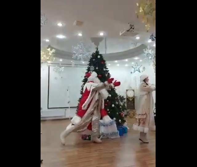 Необычный репертуар для новогоднего утренника в детском саду