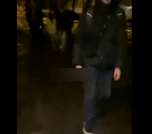 Гопники попытались напасть на парня в новогоднюю ночь, но получили порцию перца