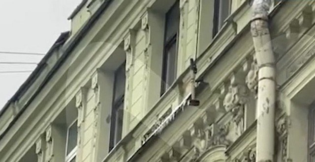 В Петербурге представили инновационный способ борьбы с сосульками и наледью