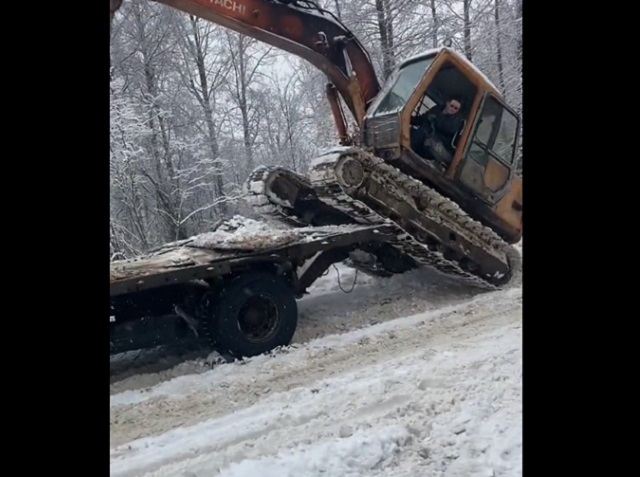 Мастерское управление гусеничным экскаватором