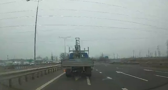 2 в 1: сразу два ДТП в одном видео