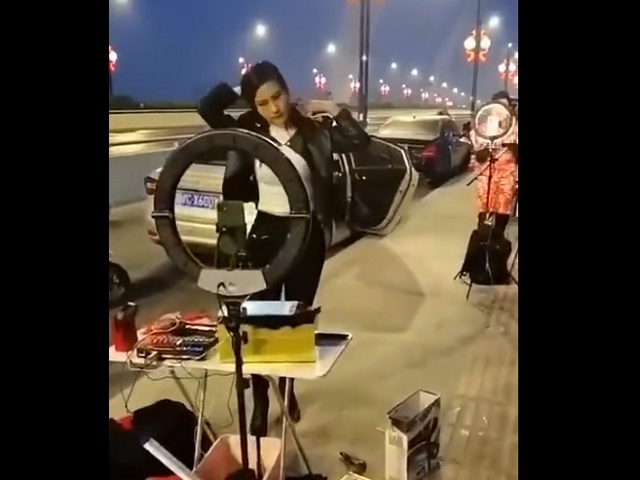 Конвейер из китайских блогеров