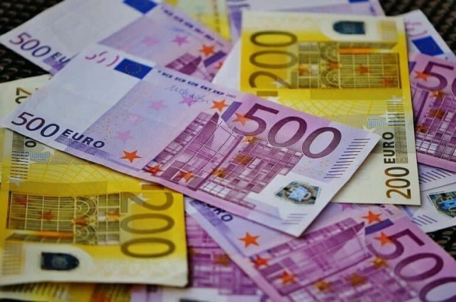 ❗️Евросоюз запретил продавать, поставлять, передавать и экспортировать в Россию банкноты евро и отключил семь российских банков