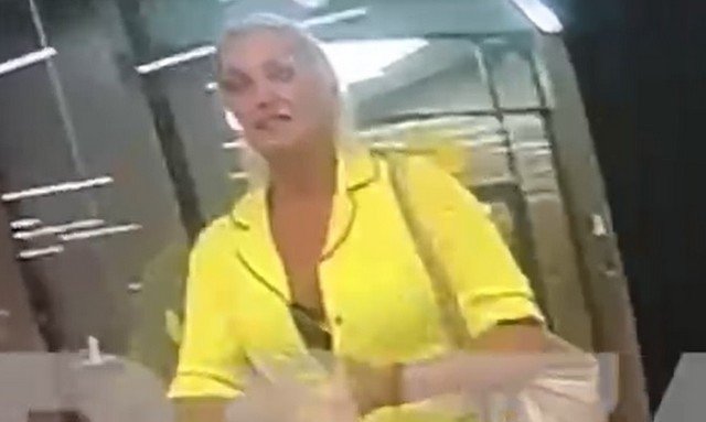 Голая Анастасия Волочкова на публику продемонстрировала свои прелести