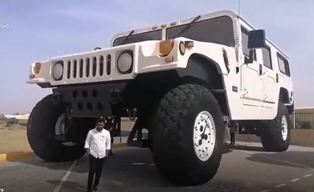 Самый большой в мире Hummer