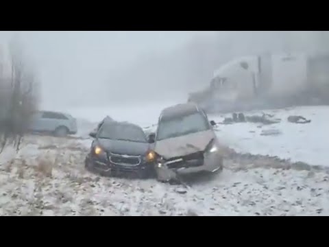 Снег, туман, скоростное шоссе