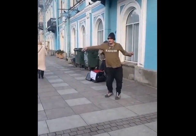 Пятничное настроение на улицах Санкт-Петербурга