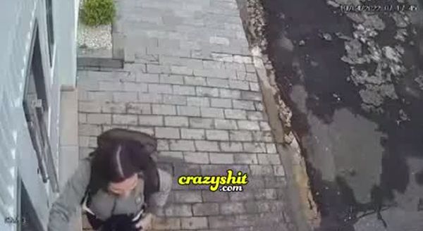 Попытка отжать мотоцикл у девушки