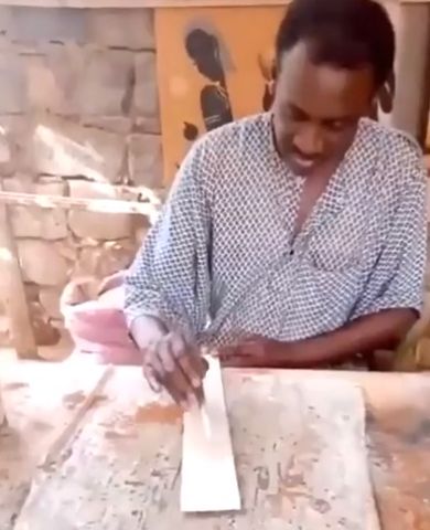 Вот шайтан! Как он это делает?