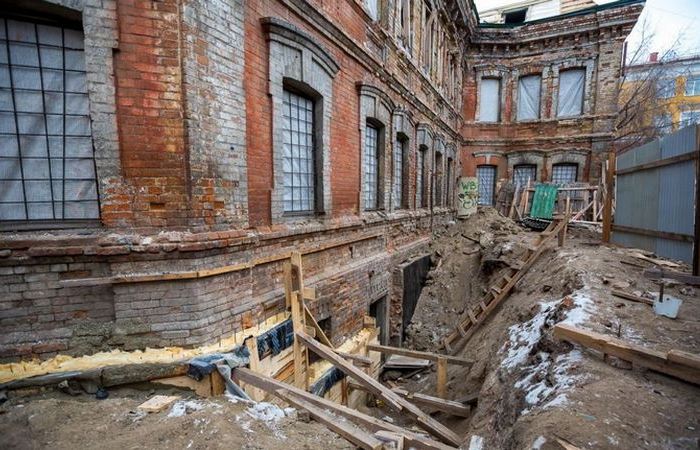 Загадочные дома с «закопанным» первым этажом