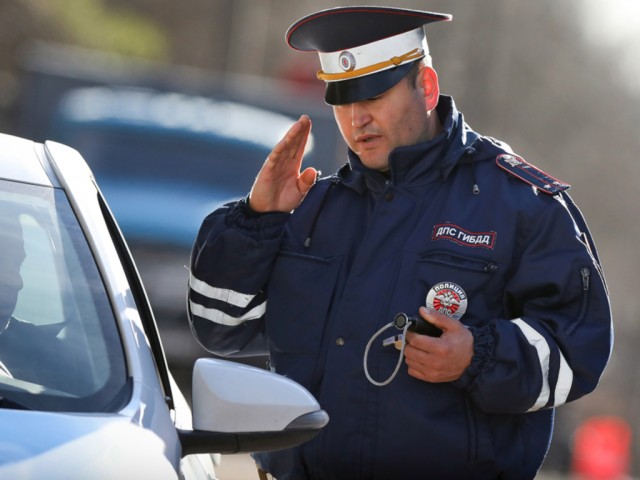 Водительское удостоверение в России скоро можно будет предъявлять при помощи смартфона