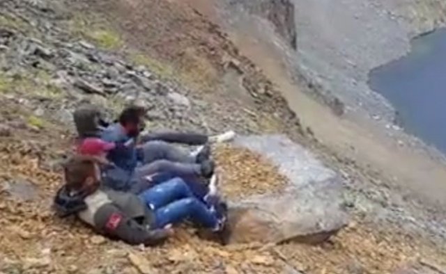 Скинули "камушек"