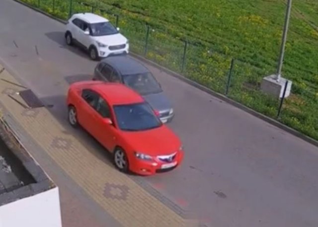 Автоледи на "Калине" не справилась с управлением