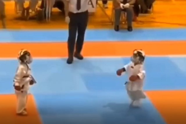 Ничего круче этой драки вы сегодня не увидите