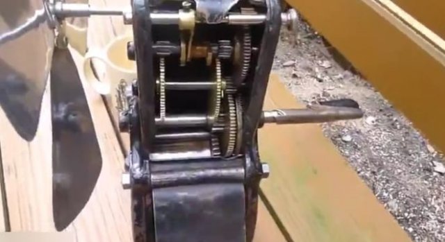 Швейцарский заводной вентилятор, собранный в далеких 1910-х годах