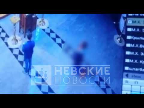 Застрелился в храме перед алтарём