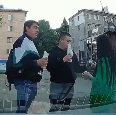 Какие мы тебе мальчишки?