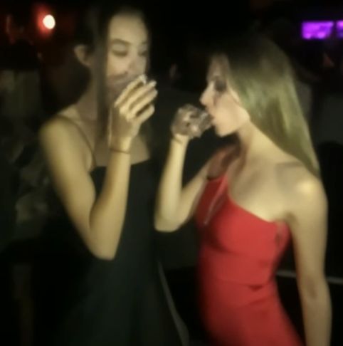 Этим подружкам больше не наливать
