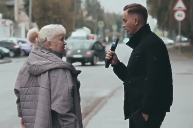 Прохожих спросили, как они относятся к запрету продажи алкоголя в выходные