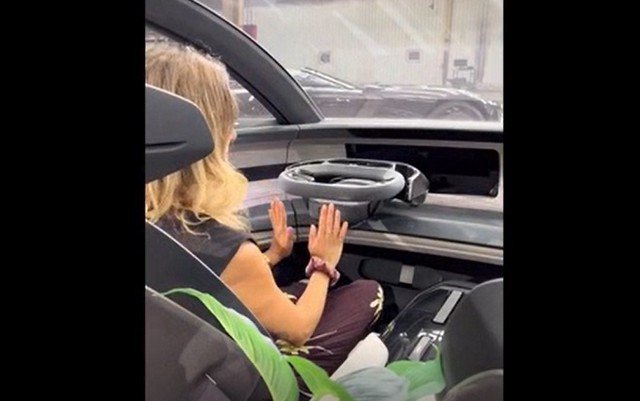 Невероятные концепты Audi: всплывающий руль, без приборной панели и управление голосом