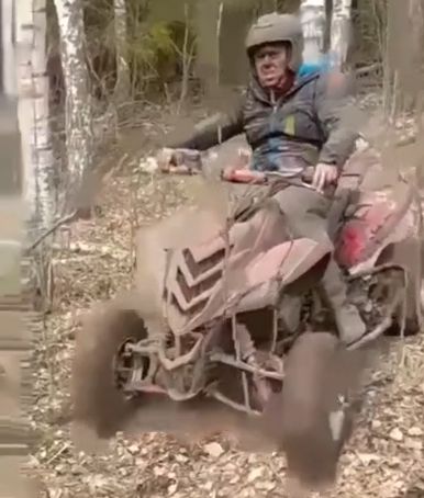 Олег сказал там все ездят