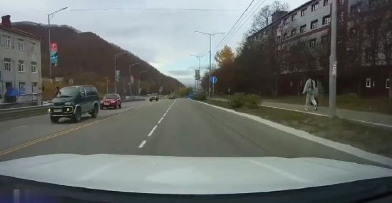 Не прав, а ещё возмущается