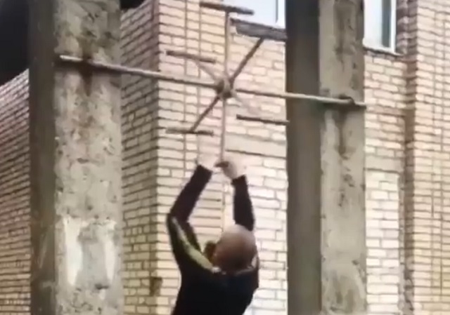 Странный и сложный тренажер