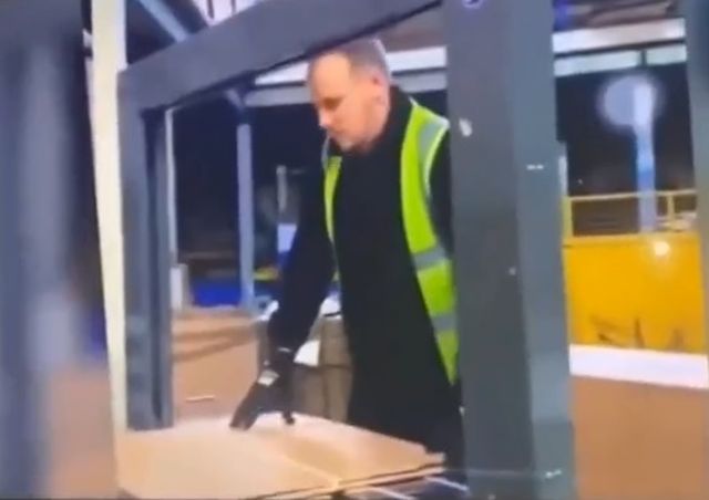 Тяжелые будни на заводе