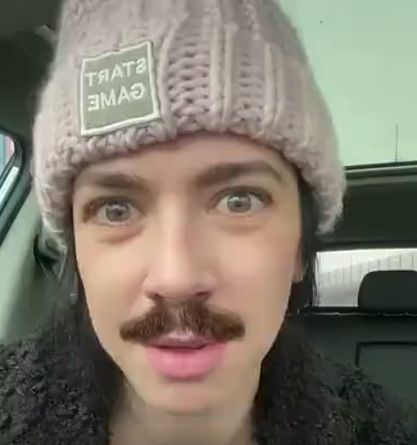 Усы не всем идут