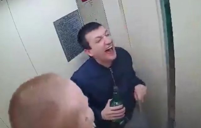 Быдло в лифте