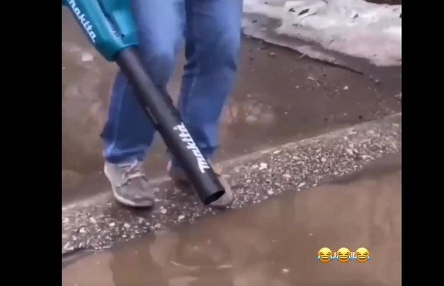Гениальный способ для всех, кто переживает за обувь осенью