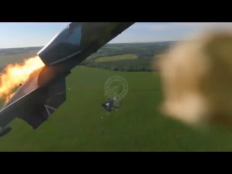Невероятное видео падения Су-25