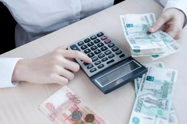 Россиянину на квартиру надо копить восемь лет, если не пить и не есть
