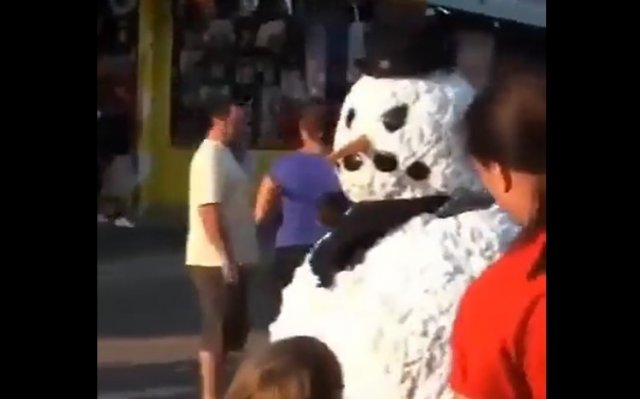 А потому что не надо бесить снеговика