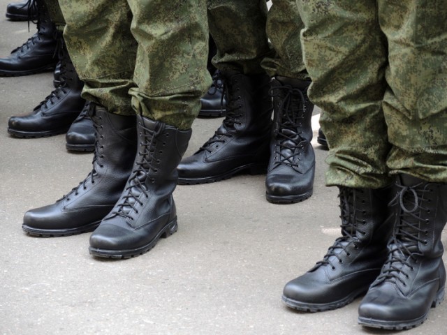 Россиянам запретят уезжать за границу сразу после попадания в реестр повесток
