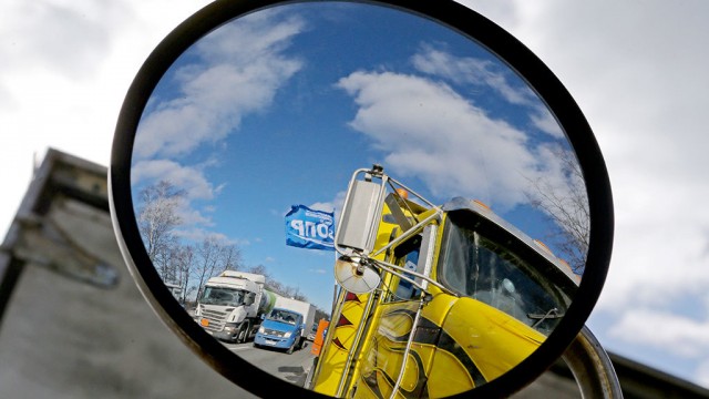 Логистические компании жалуются на острый дефицит дальнобойщиков