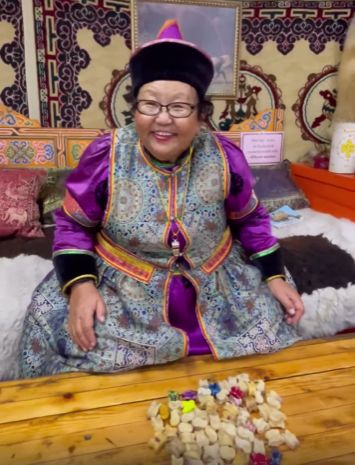 Чумовая бурятская бабуля⁠⁠